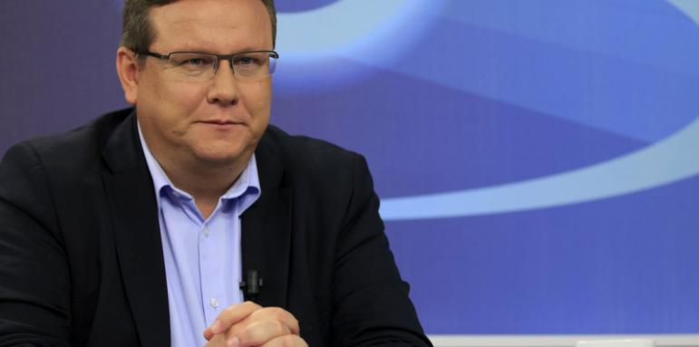 Дачков размаза Кирил Петков: Льoльo